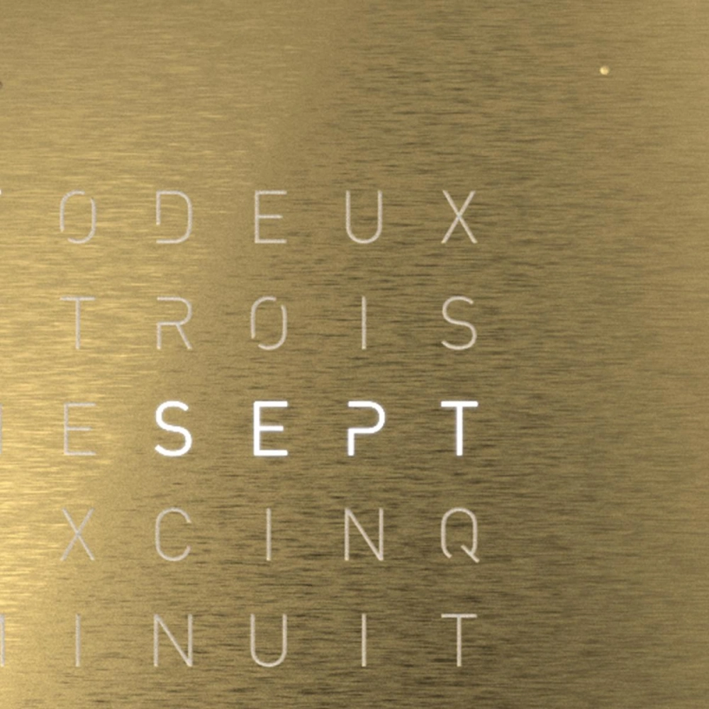 QLOCKTWO EARTH 13.5 - Creator's Edition Golden Legend