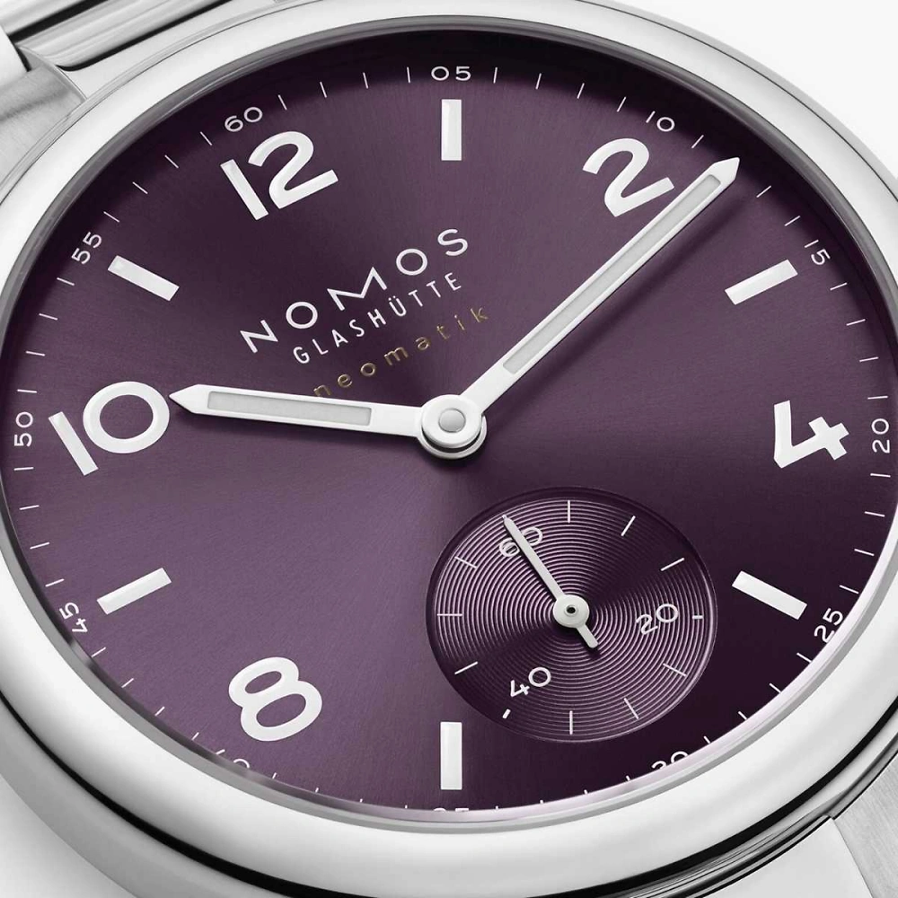 NOMOS Club Sport - neomatik 34 purple
