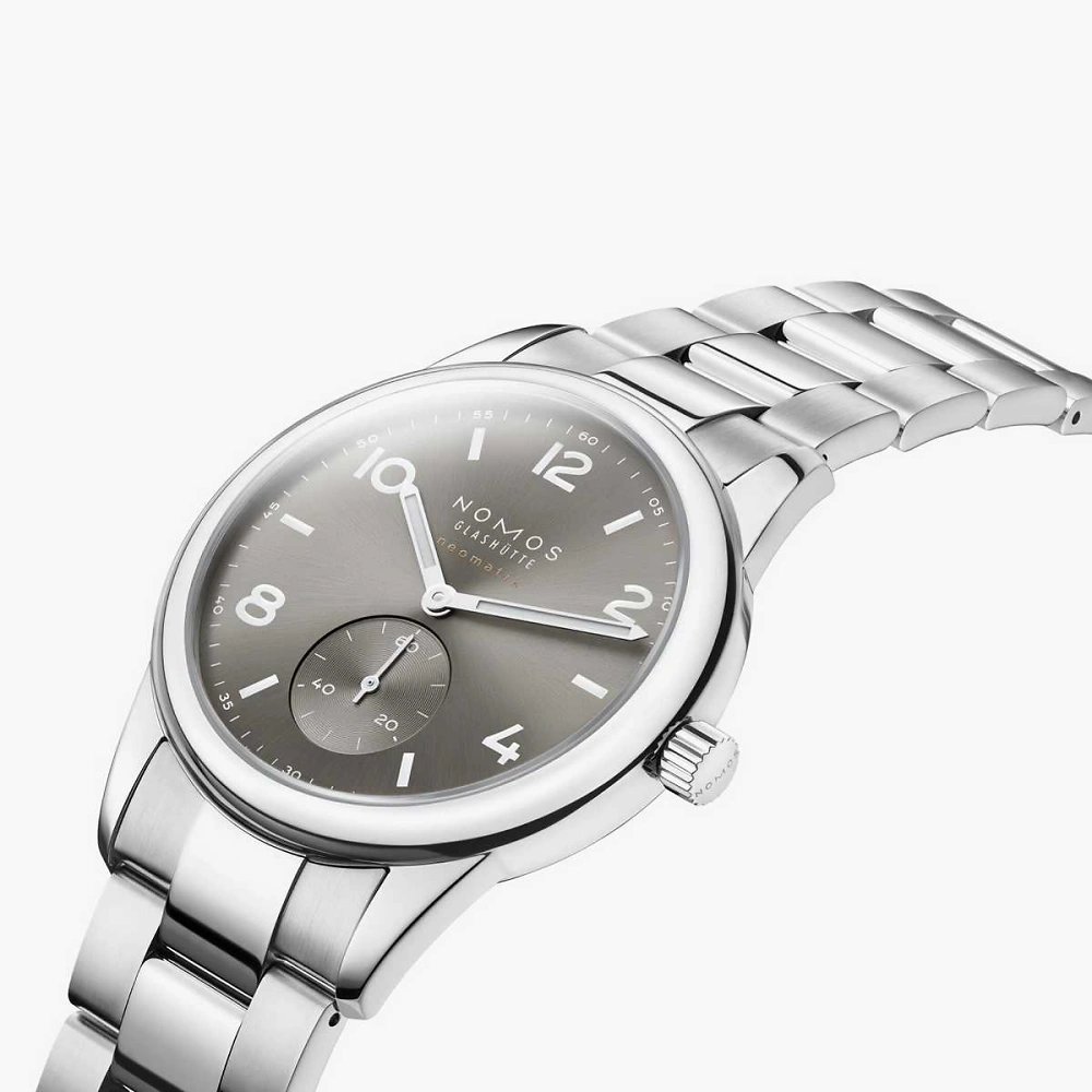 NOMOS Club Sport - neomatik 39 smoke