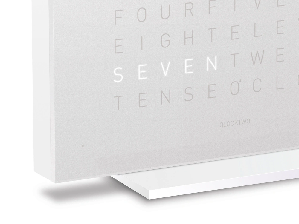 QLOCKTWO FRONTCOVER EARTH 13.5 - Vanilla Sugar