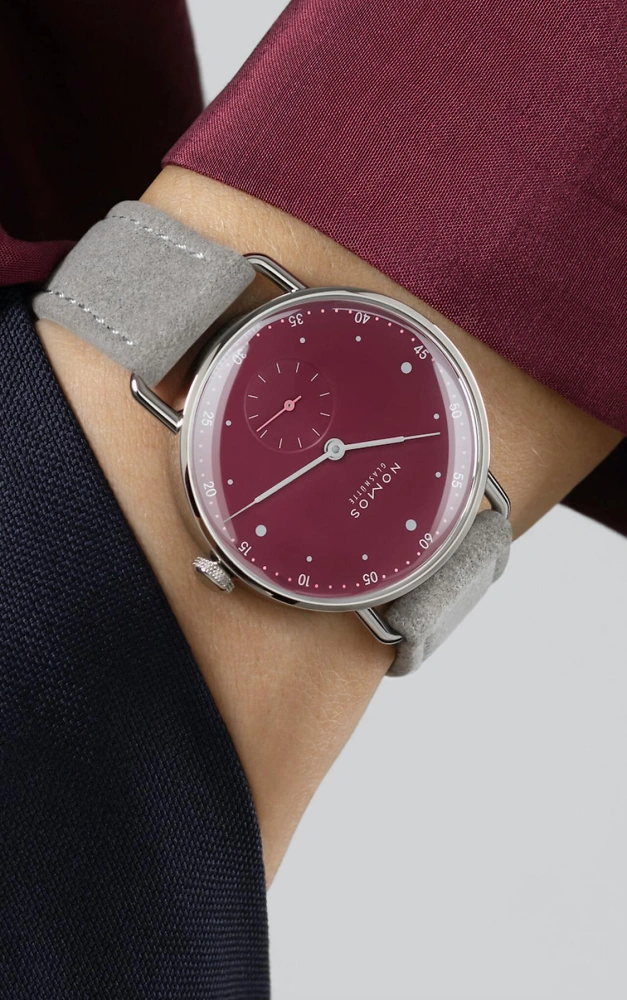 NOMOS Metro 33 - muted red