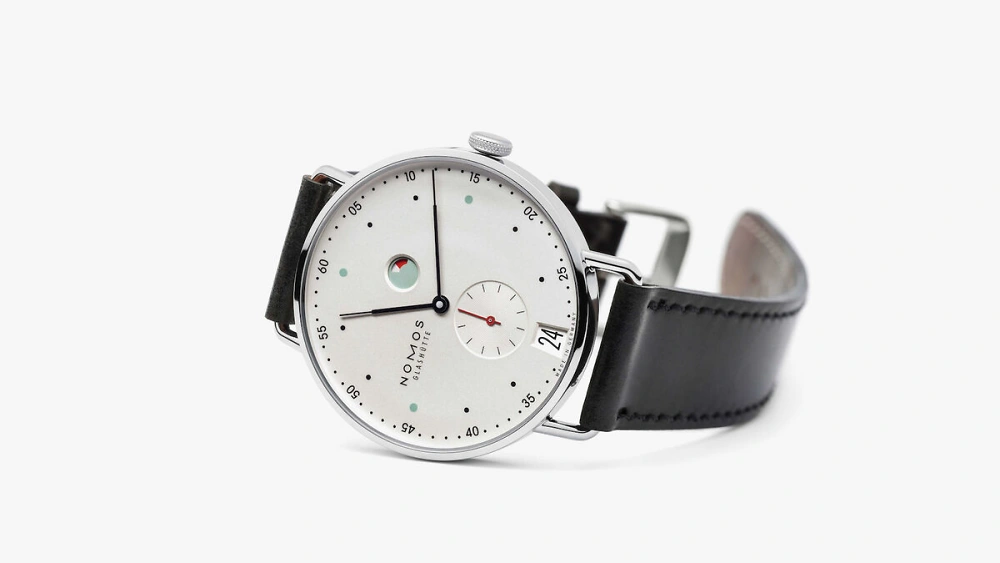 NOMOS Metro - Datum Gangreserve