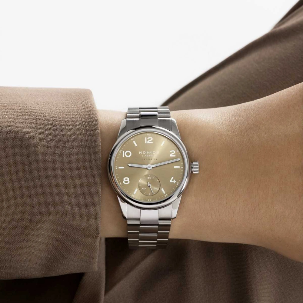 NOMOS Club Sport - neomatik 34 gold