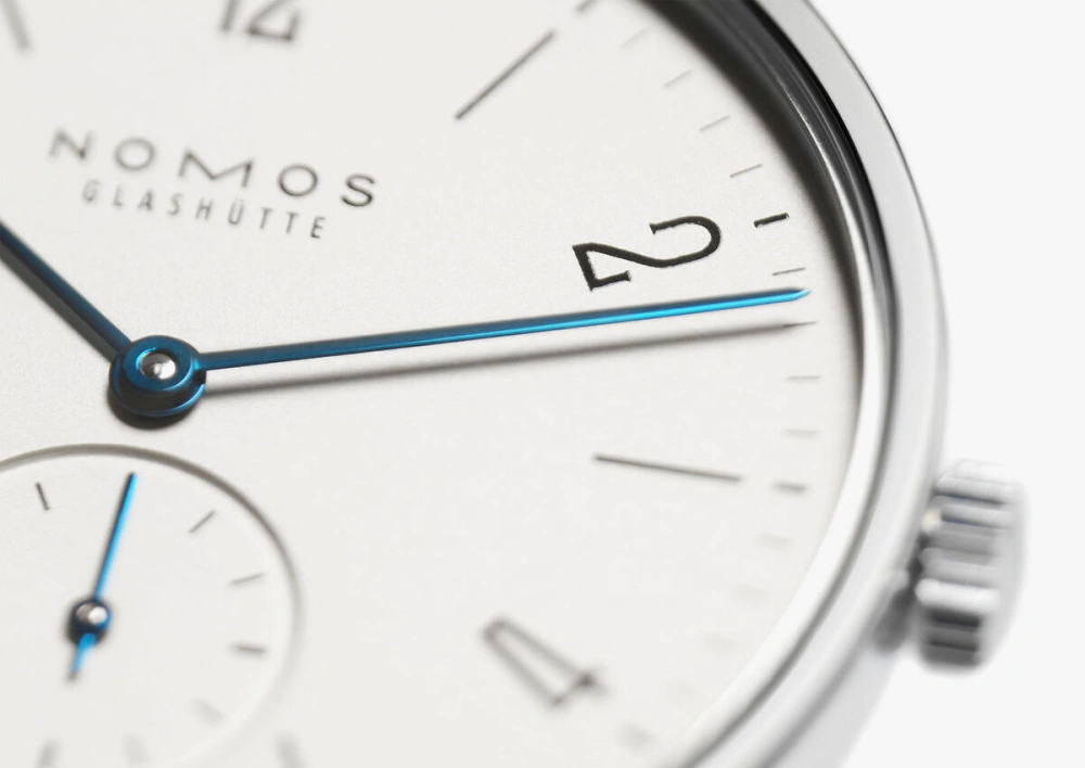 NOMOS Tangente