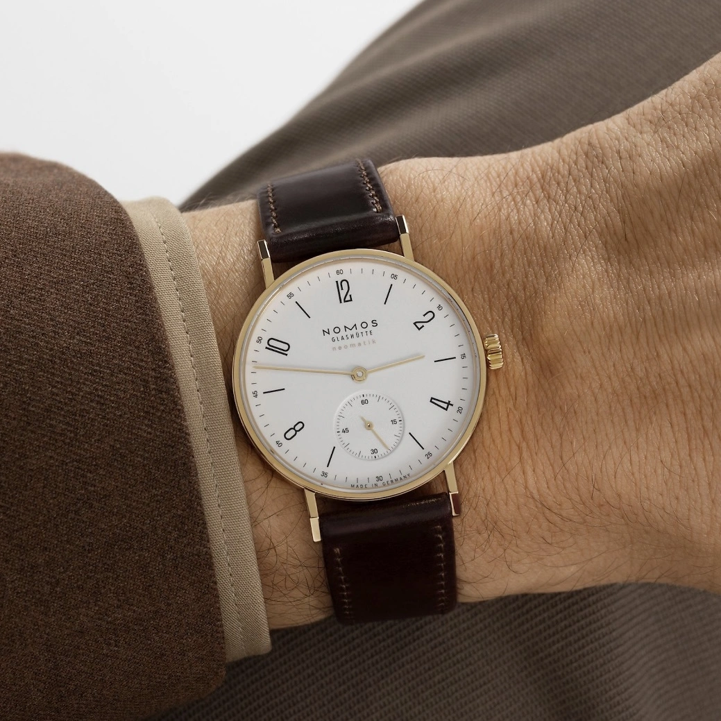 NOMOS Tangente - Gold neomatik dor&eacute;