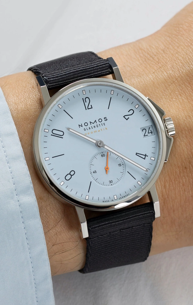 NOMOS Ahoi - neomatik 38 Datum sky