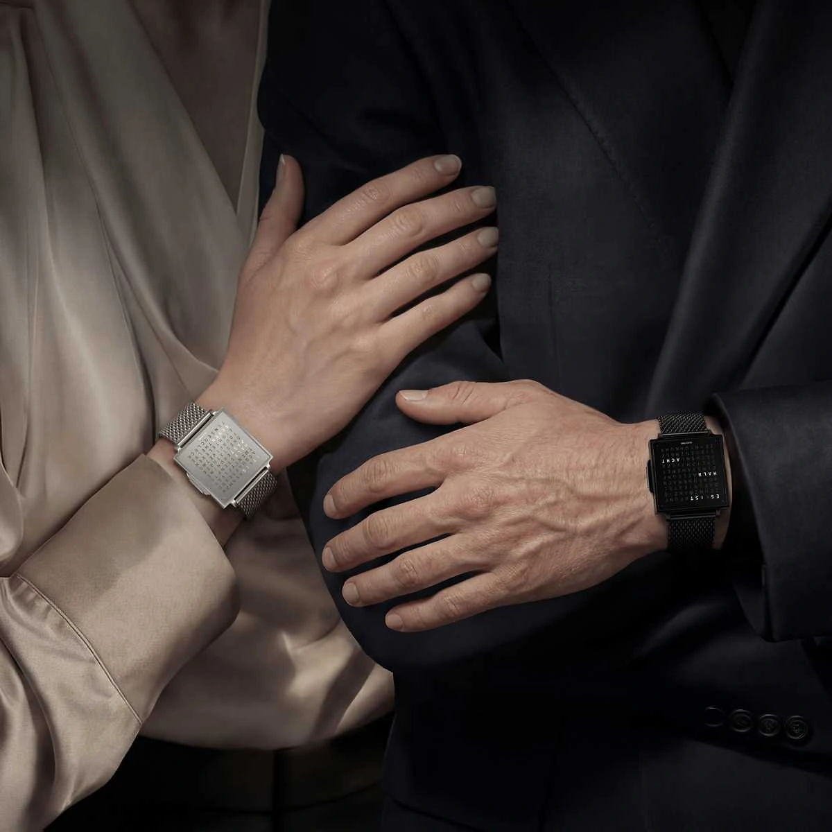 QLOCKTWO Wrist - Fine Steel