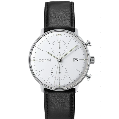 Armbanduhr im max bill Design als Chronoscope mit matt versilbertem Zifferblatt, leuchtenden arabischen Ziffern, Strichindizes, Leuchtpunkten und leuchtenden Zeigern. Das Edelstahlgeh&auml;use und das schwarze Rindslederband mit Edelstahldornschliesse.