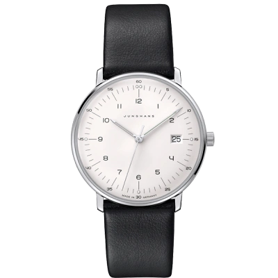 Armbanduhr im max bill Design mit matt versilbertes Zifferblatt, arabischen Ziffern, feinen Strichindizes, Leuchtpunkten und leuchtenden Zeigern. Mit Datumsanzeige bei 3 Uhr. Geh&auml;use aus Edelstahl, schwarzem Rindslederband mit Edelstahldornschliesse.