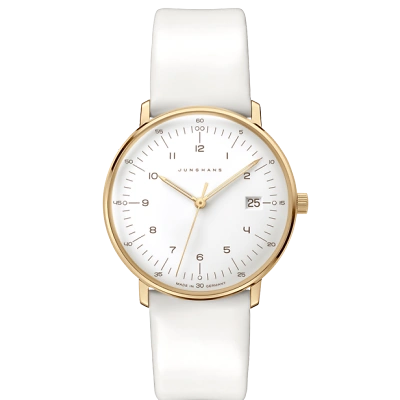 Armbanduhr im max bill Design mit matt versilbertem Zifferblatt, arabischen Ziffern, Strichindizes, Leuchtpunkten, leuchtenden Zeigern und Datumsanzeige bei 3 Uhr. Geh&auml;use aus gelbgoldfarbener PVD-Beschichtung Edelstahl mit Saphirglas. Weissem Lederband